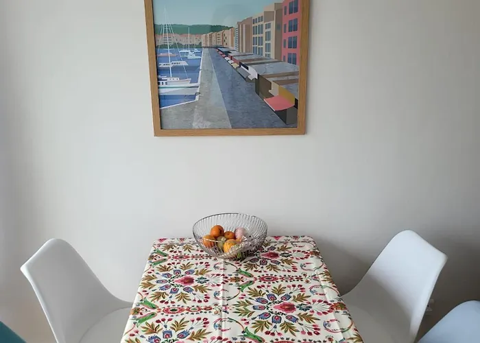 Le Pharo Apartment *